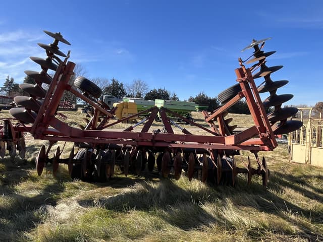 Image of International Harvester 490 equipment image 2