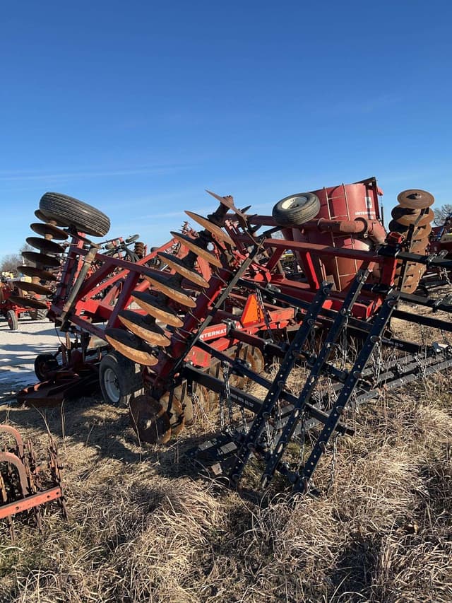 Image of International Harvester 490 equipment image 4
