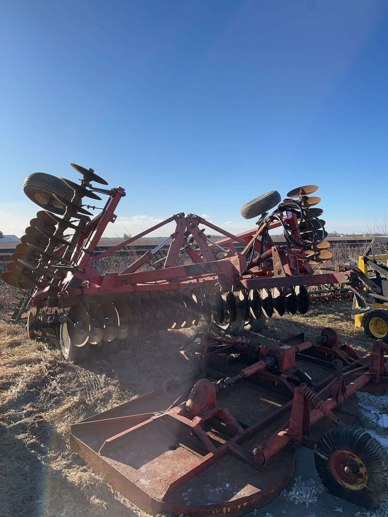 International Harvester 490 Equipment Image0