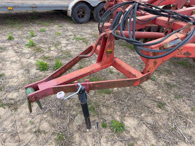 Image of International Harvester 490 equipment image 1
