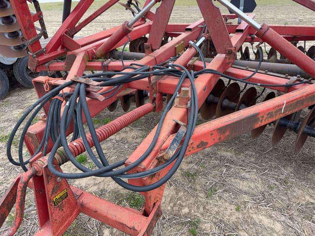 Image of International Harvester 490 equipment image 3