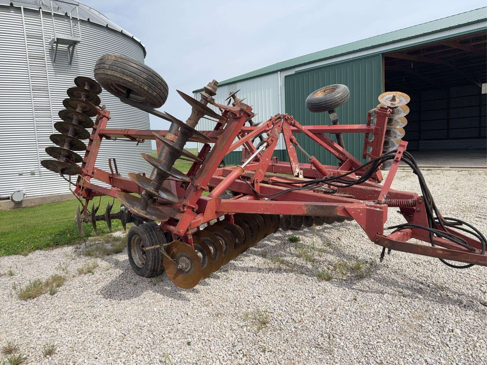 International Harvester 490 Equipment Image0