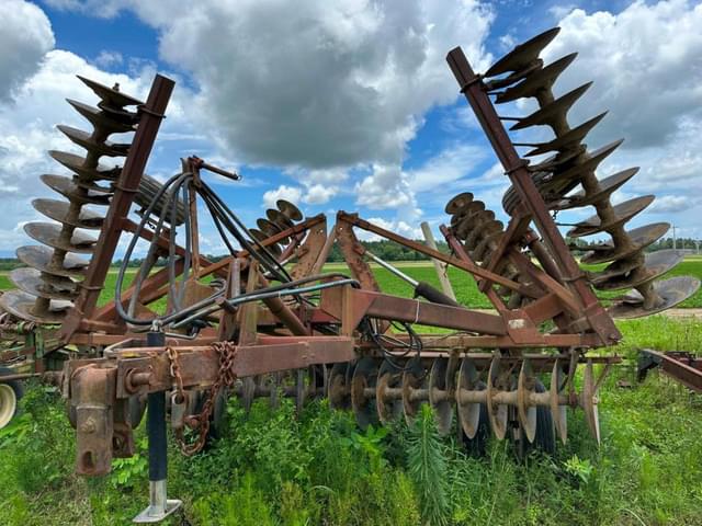 Image of International Harvester 490 equipment image 1