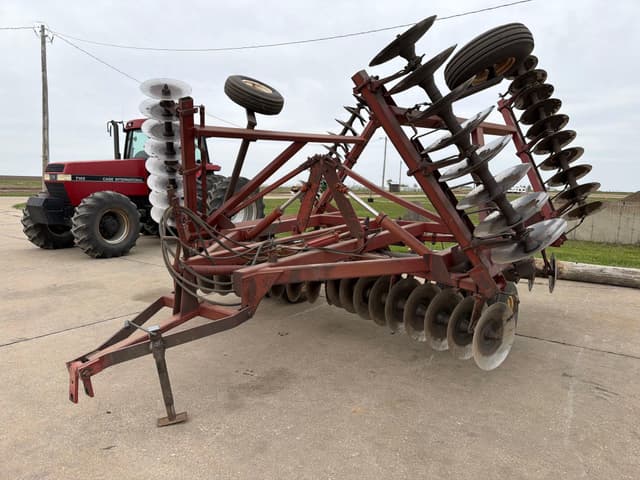 Image of International Harvester 490 equipment image 1