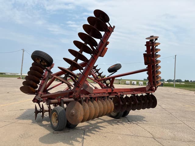 Image of International Harvester 490 equipment image 2