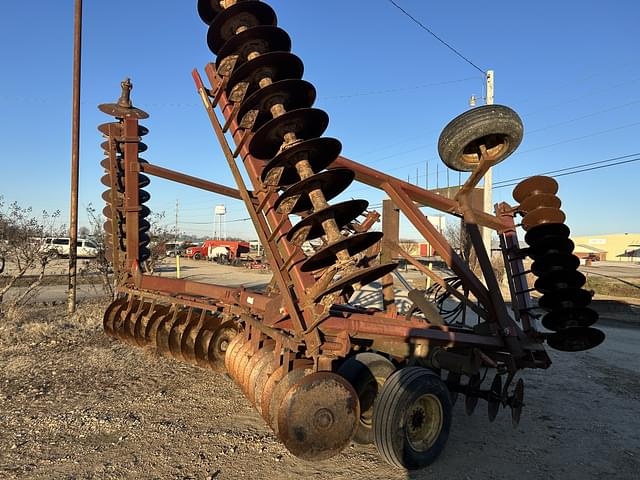 Image of International Harvester 490 equipment image 3