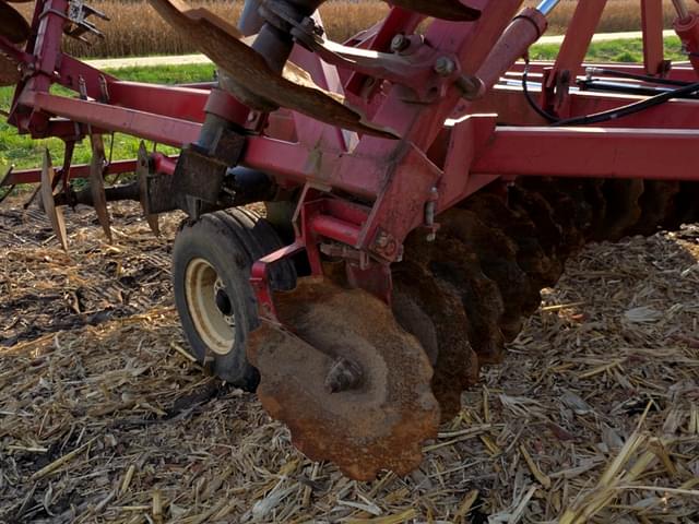 Image of International Harvester 490 equipment image 4