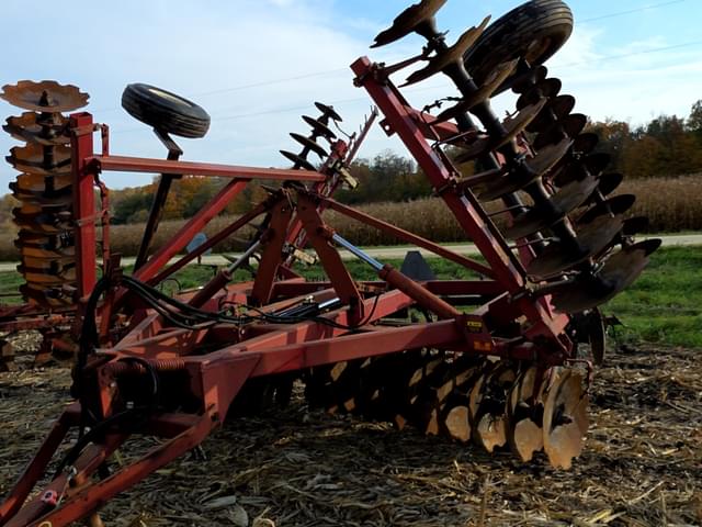 Image of International Harvester 490 equipment image 1