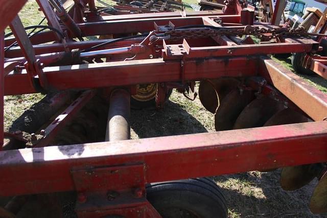 Image of International Harvester 490 equipment image 3