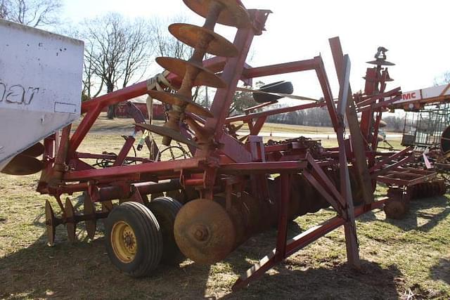 Image of International Harvester 490 equipment image 4