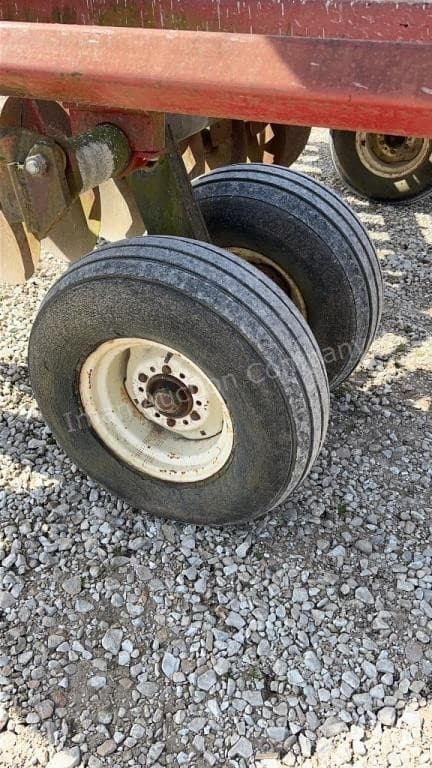 Image of International Harvester 490 equipment image 3