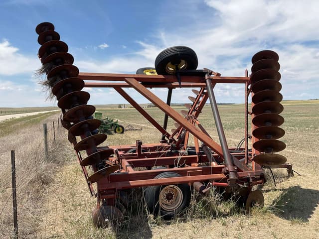 Image of International Harvester 490 equipment image 4