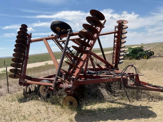 Image of International Harvester 490 equipment image 3