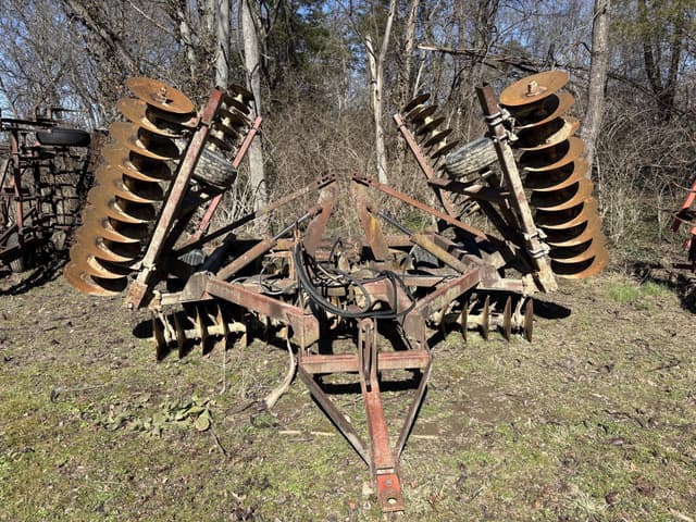 Image of International Harvester 490 equipment image 2