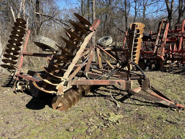 Image of International Harvester 490 equipment image 1