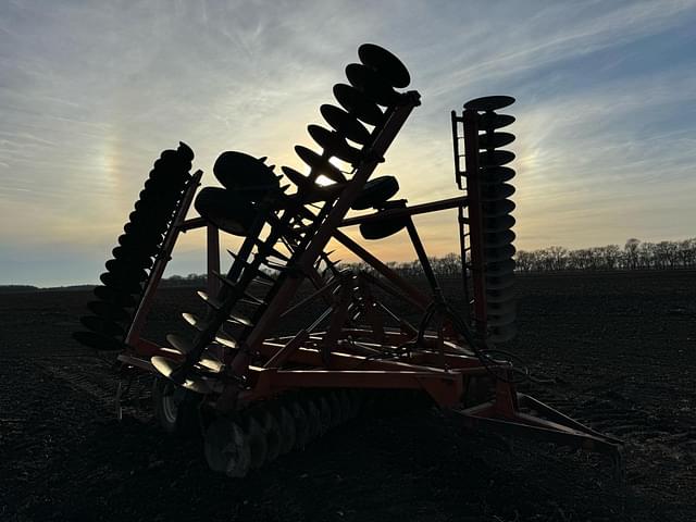 Image of International Harvester 490 equipment image 1