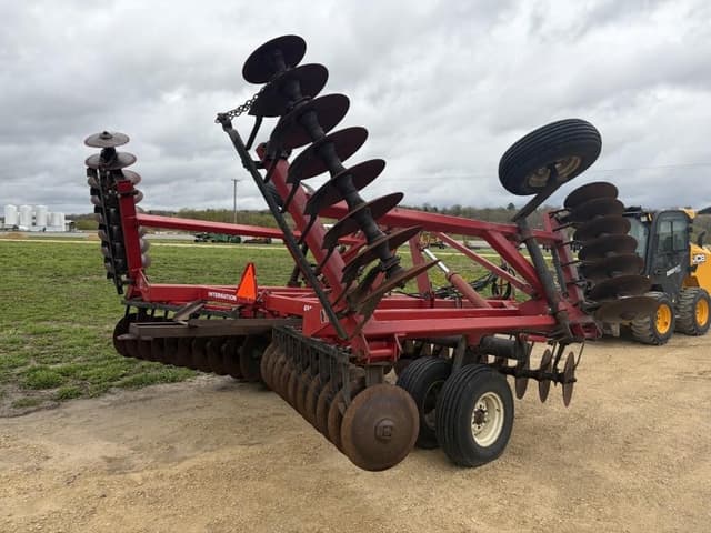 Image of International Harvester 490 equipment image 1