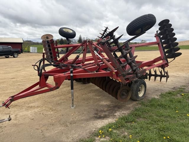 Image of International Harvester 490 equipment image 3