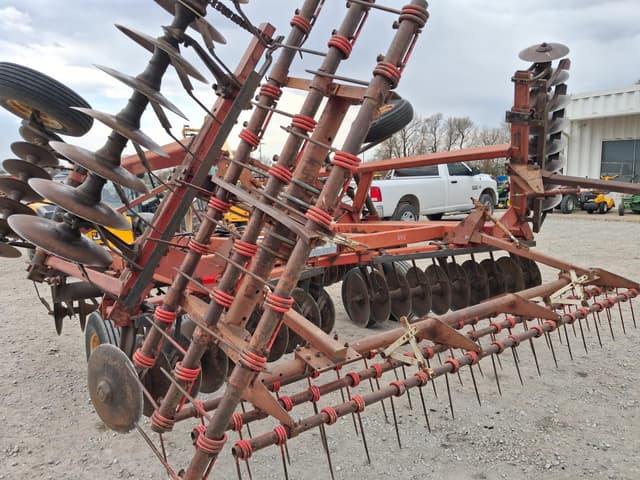 Image of International 490 equipment image 4