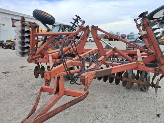 Image of International 490 equipment image 2