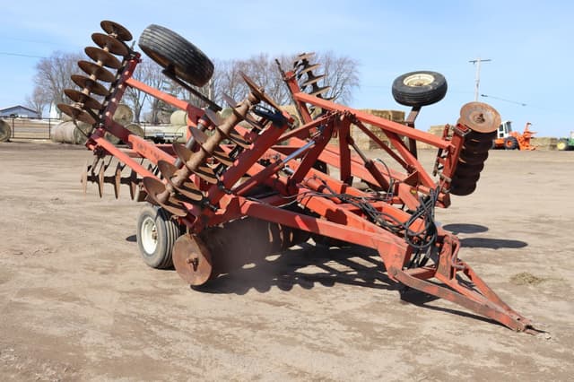 Image of International Harvester 490 equipment image 2