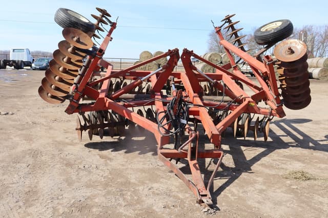 Image of International Harvester 490 equipment image 1