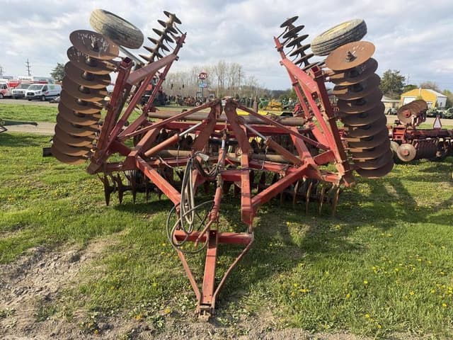 Image of International Harvester 490 equipment image 1