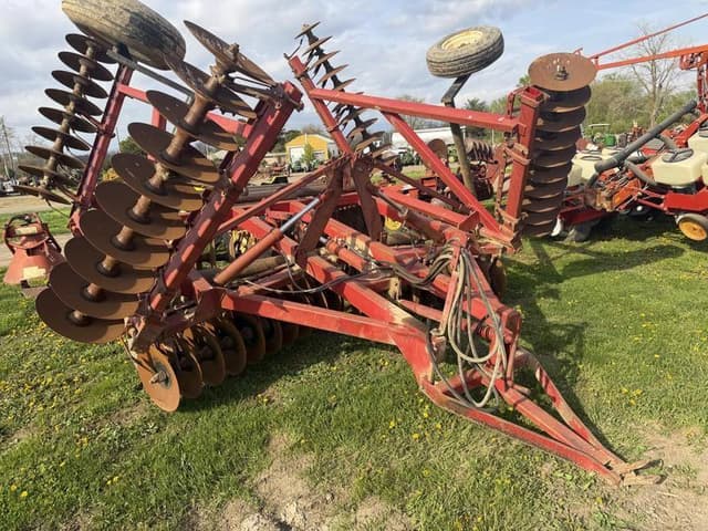 Image of International Harvester 490 equipment image 2