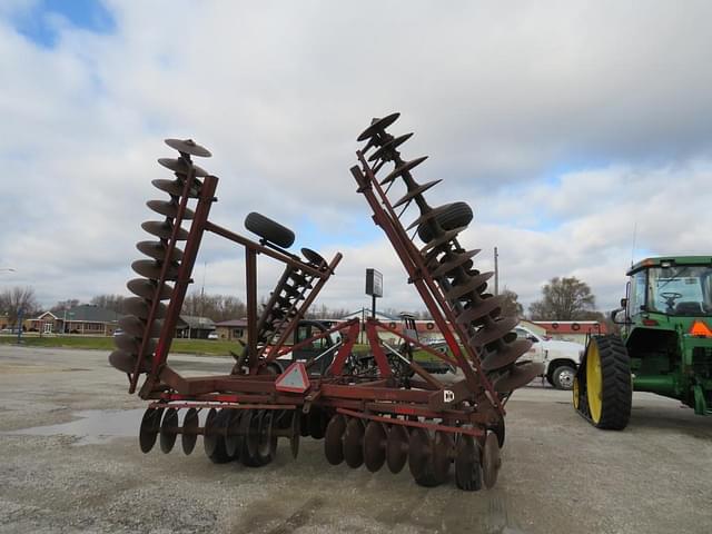 Image of International Harvester 490 equipment image 3