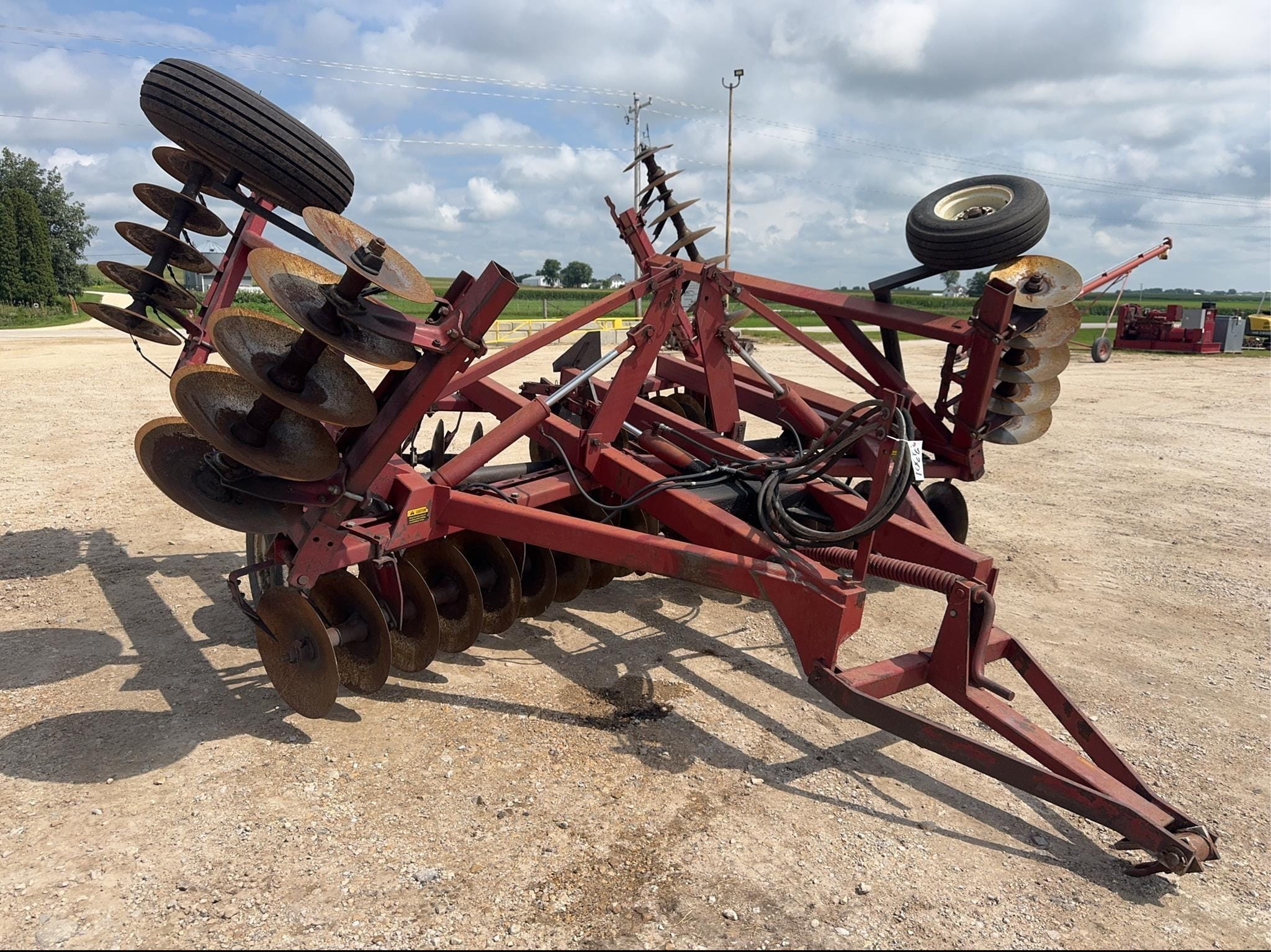 International Harvester 490 Equipment Image0