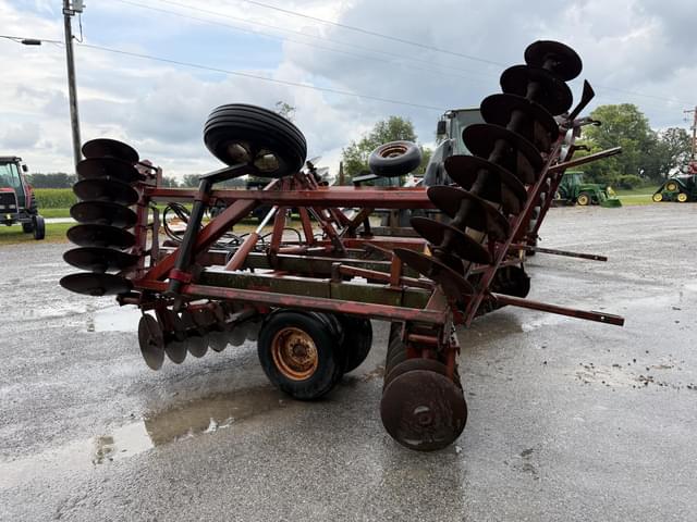 Image of International Harvester 490 equipment image 2
