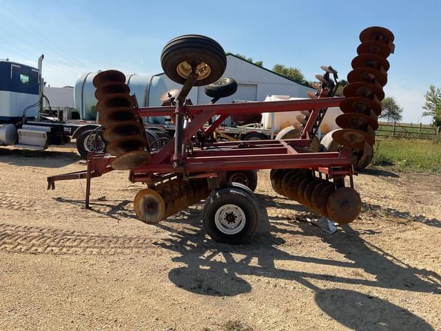 Image of International Harvester 490 equipment image 3