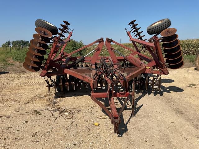 Image of International Harvester 490 equipment image 1