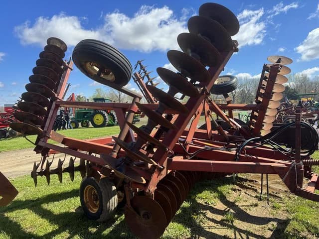 Image of International Harvester 490 equipment image 4