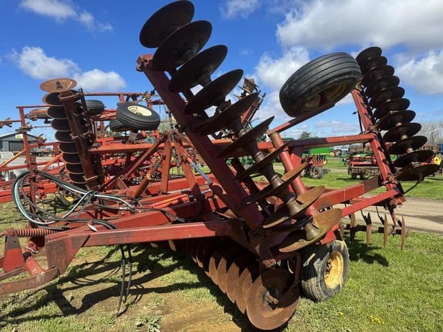 Image of International Harvester 490 equipment image 1
