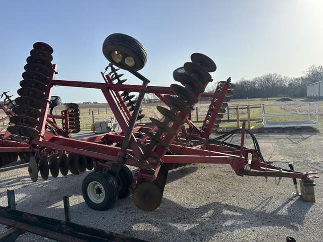 Image of International Harvester 490 equipment image 2