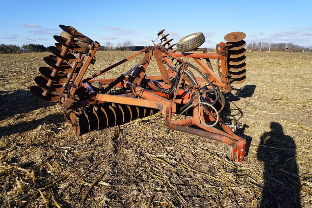 Image of International Harvester 490 Image 1