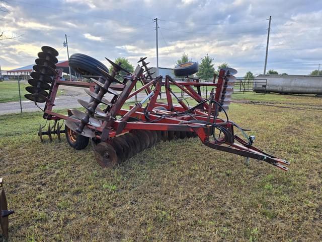 Image of International Harvester 490 equipment image 3