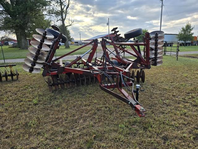 Image of International Harvester 490 equipment image 2