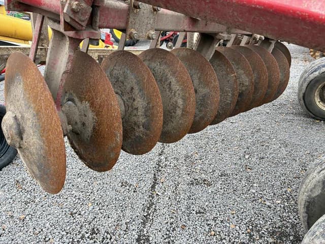 Image of International Harvester 490 equipment image 4