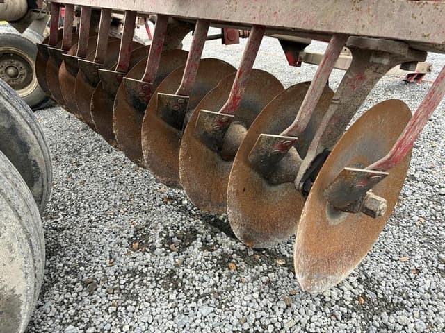 Image of International Harvester 490 equipment image 2