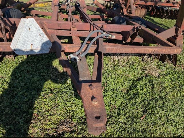 Image of International Harvester 490 equipment image 4