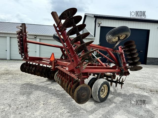 Image of International Harvester 490 equipment image 4