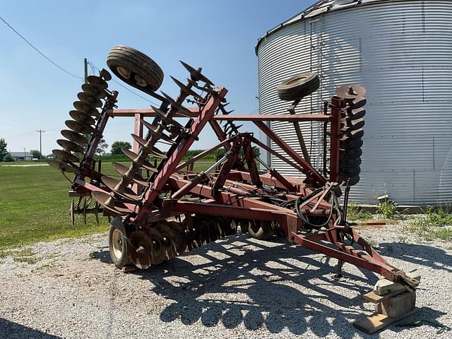 Image of International Harvester 490 equipment image 1