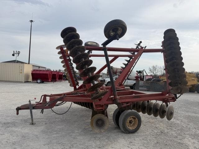 Image of International Harvester 490 equipment image 1
