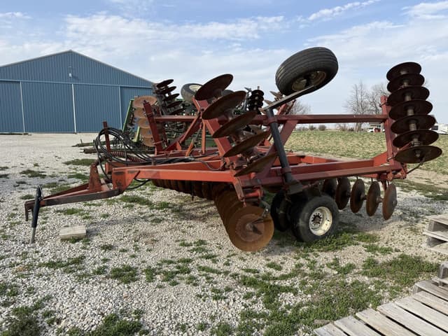 Image of International Harvester 490 equipment image 4