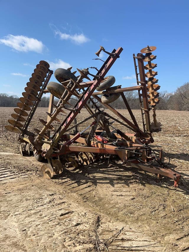 Image of International Harvester 490 equipment image 1