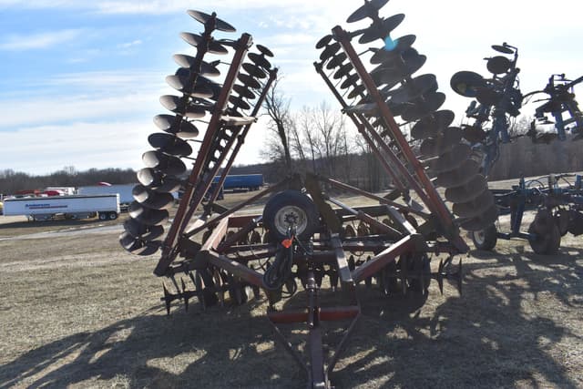 Image of International Harvester 490 equipment image 2