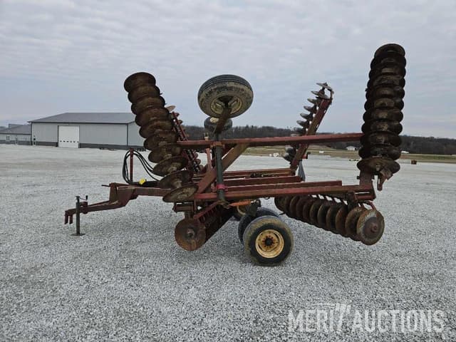 Image of International Harvester 490 equipment image 1