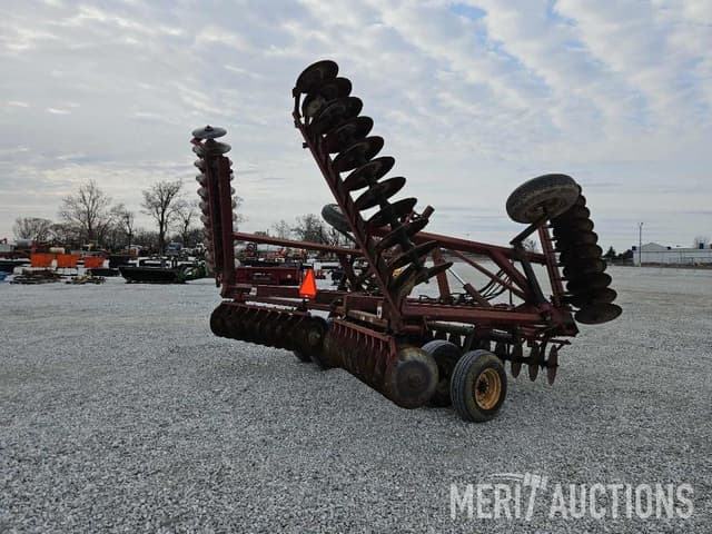 Image of International Harvester 490 equipment image 4